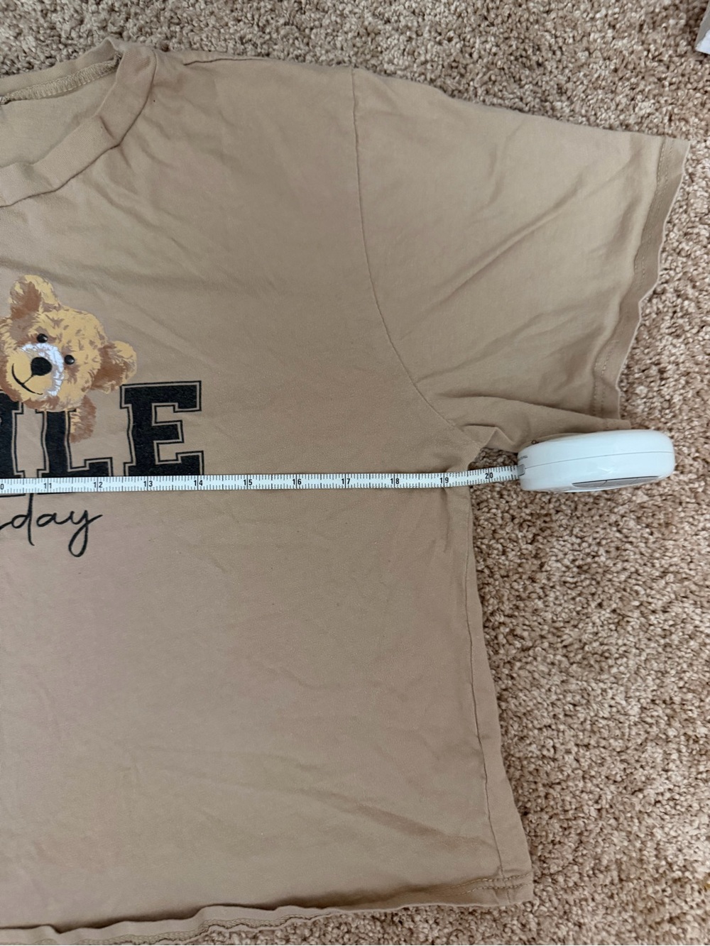 French Pastry Large Tan Teddy Bear Graphic Cropped T-Shirt "Smile Everyday" - Picture 6 of 7